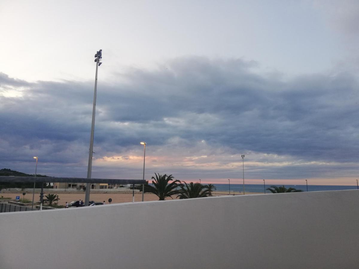 B&B Palazzo Manfredi Vieste, Fronte Mare Con Parcheggio Exteriör bild