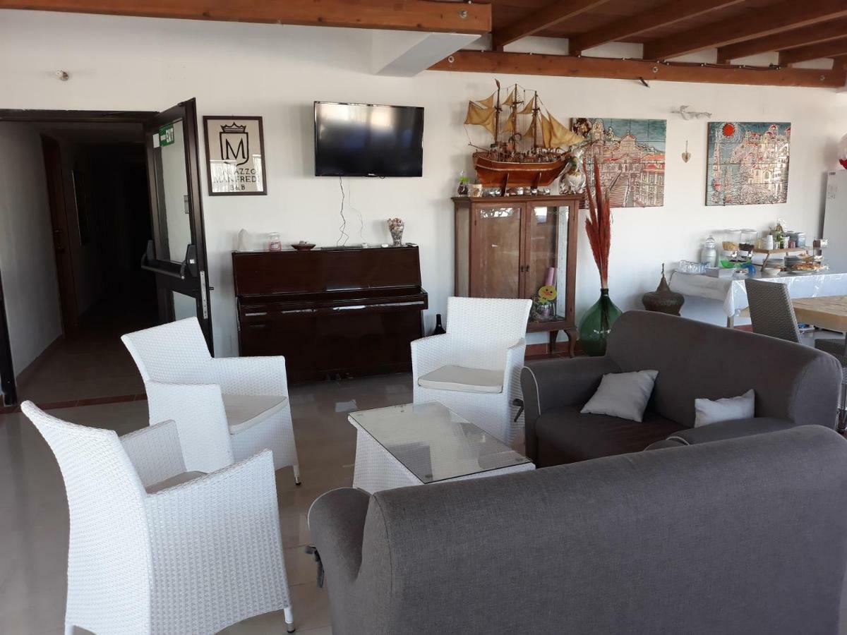 B&B Palazzo Manfredi Vieste, Fronte Mare Con Parcheggio Exteriör bild